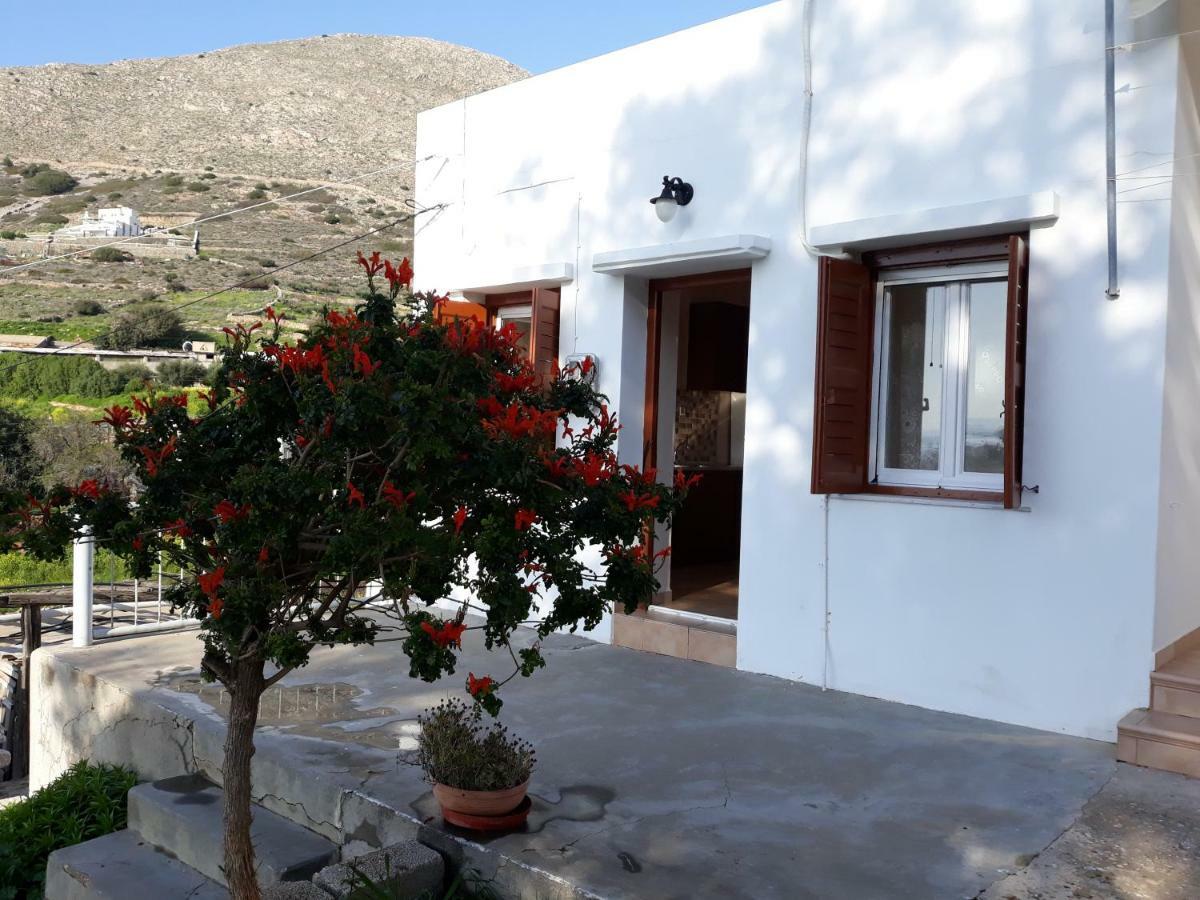 Maria Guesthouse Kini Exterior photo